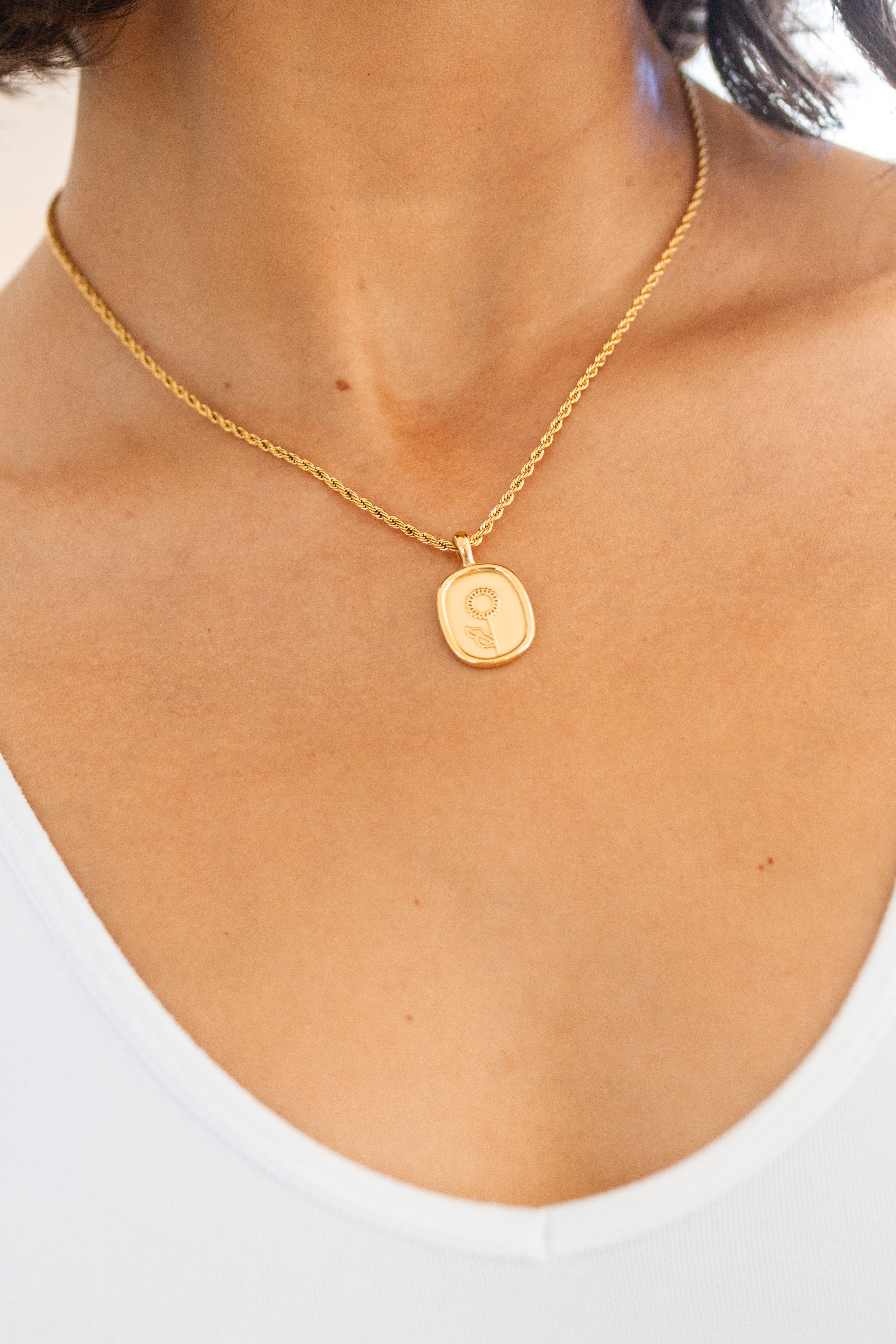Simple Sunflower Pendent Necklace